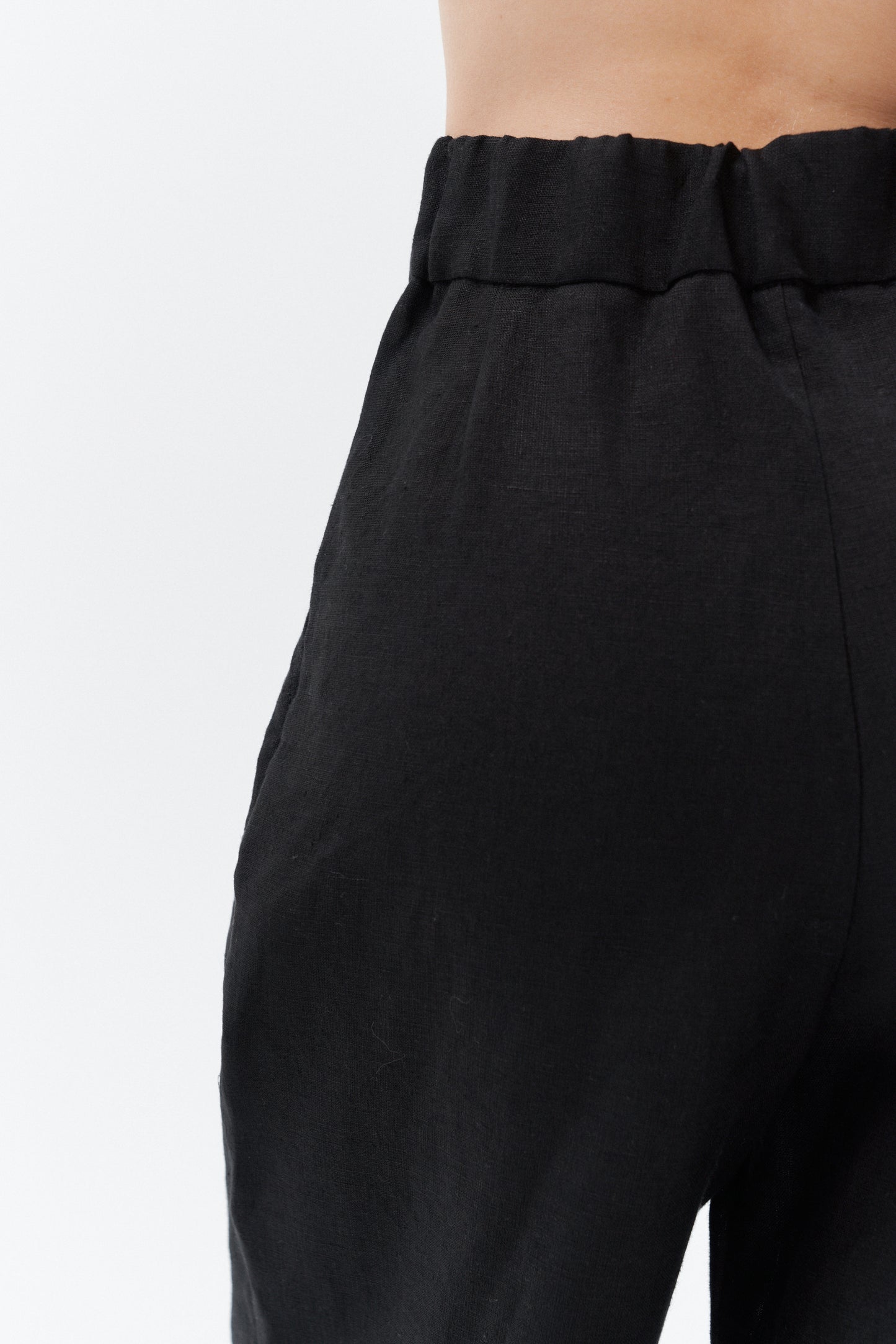 Women's black linen pants "Independence" - Grand Duchess | Softened 100% linen | Linen for leisure | Wide linen pants - city wear | Moteriškos plačios juodos lininės kelnės "Independence" - Grand Duchess | 100% minkštintas linas | Lininiai rūbai laisvalaikiui | Plačios juodos lininės kelnės - miesto apranga | Miesto ir gatvės stilius | Lininiai rūbai kiekvienai dienai | Stilingas lininis kostiumas | Aukščiausios kokybės lininiai rūbai