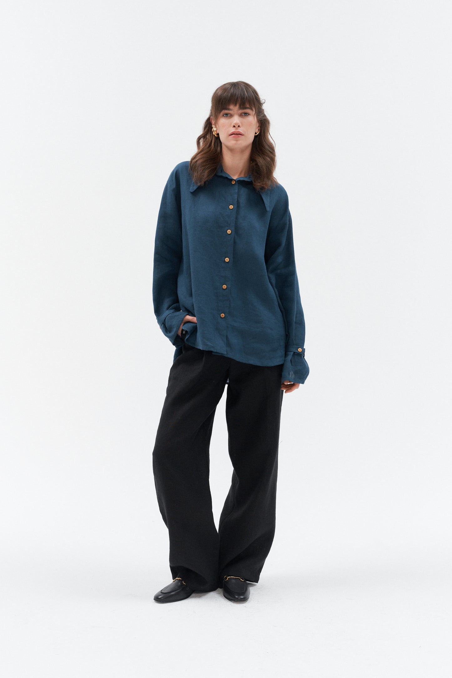 Women's black linen pants "Independence" - Grand Duchess | Softened 100% linen | Linen for leisure | Wide linen pants - city wear | Moteriškos plačios juodos lininės kelnės "Independence" - Grand Duchess | 100% minkštintas linas | Lininiai rūbai laisvalaikiui | Plačios juodos lininės kelnės - miesto apranga | Miesto ir gatvės stilius | Lininiai rūbai kiekvienai dienai | Stilingas lininis kostiumas | Aukščiausios kokybės lininiai rūbai