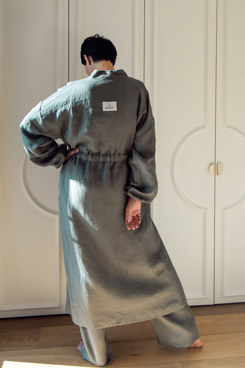 Women's long linen robe Lumina in grey.