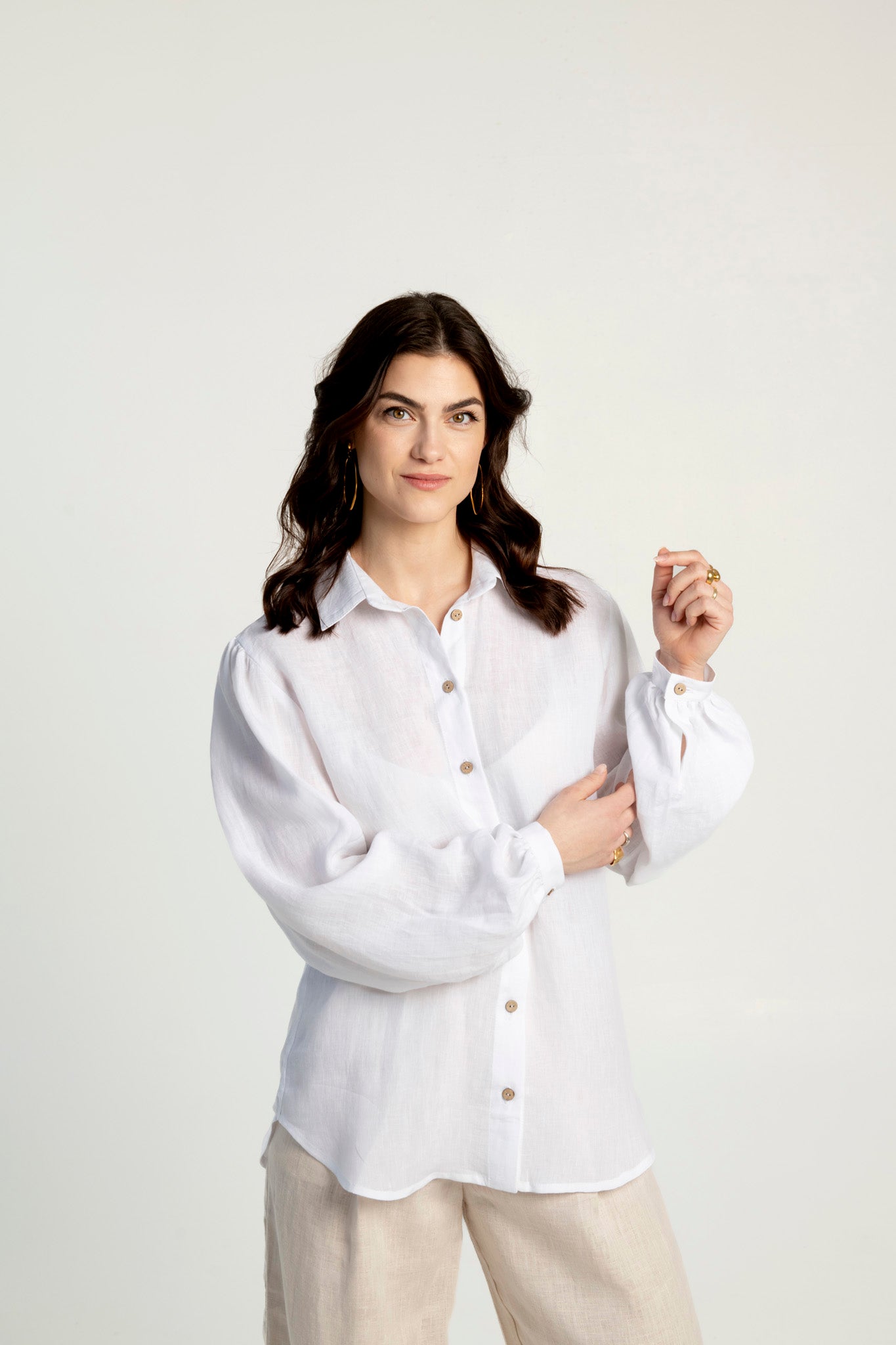 Women’s puffed sleeve linen blouse Astoria, long-sleeve design crafted from 100% natural softened linen.