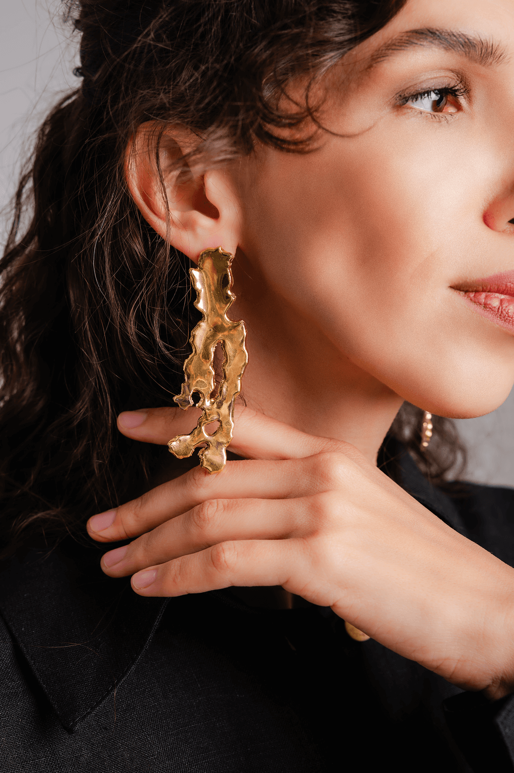 Grand Duchess Spark Flair porcelain earrings Roots, gold-plated porcelain; handmade porcelain earrings; earrings are suitable for individuals with allergies