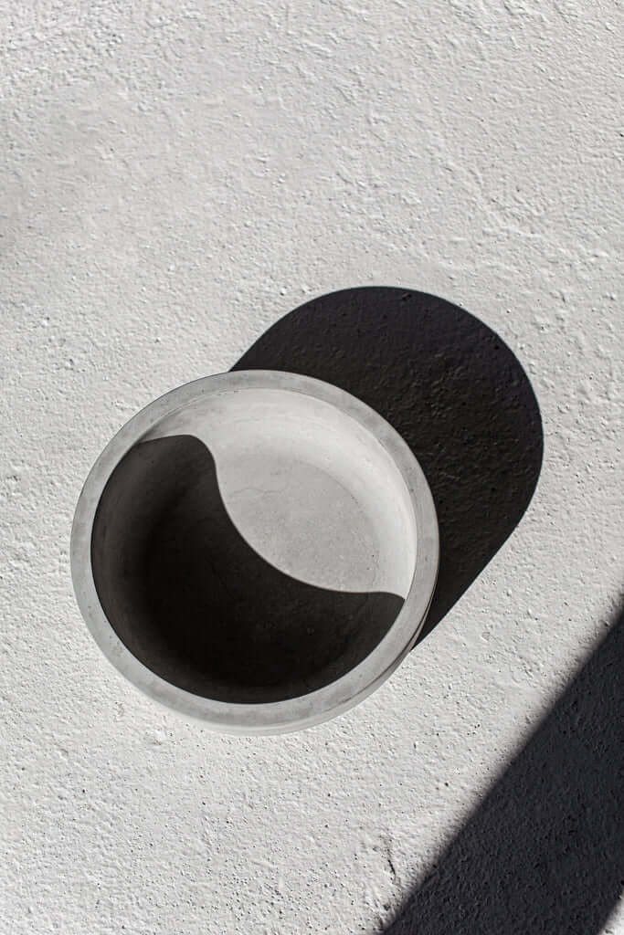 Grand Duchess Minimali concrete bowl; sizeable bowl; bowl for dining table, bowl for decor; handmade grey concrete bowl