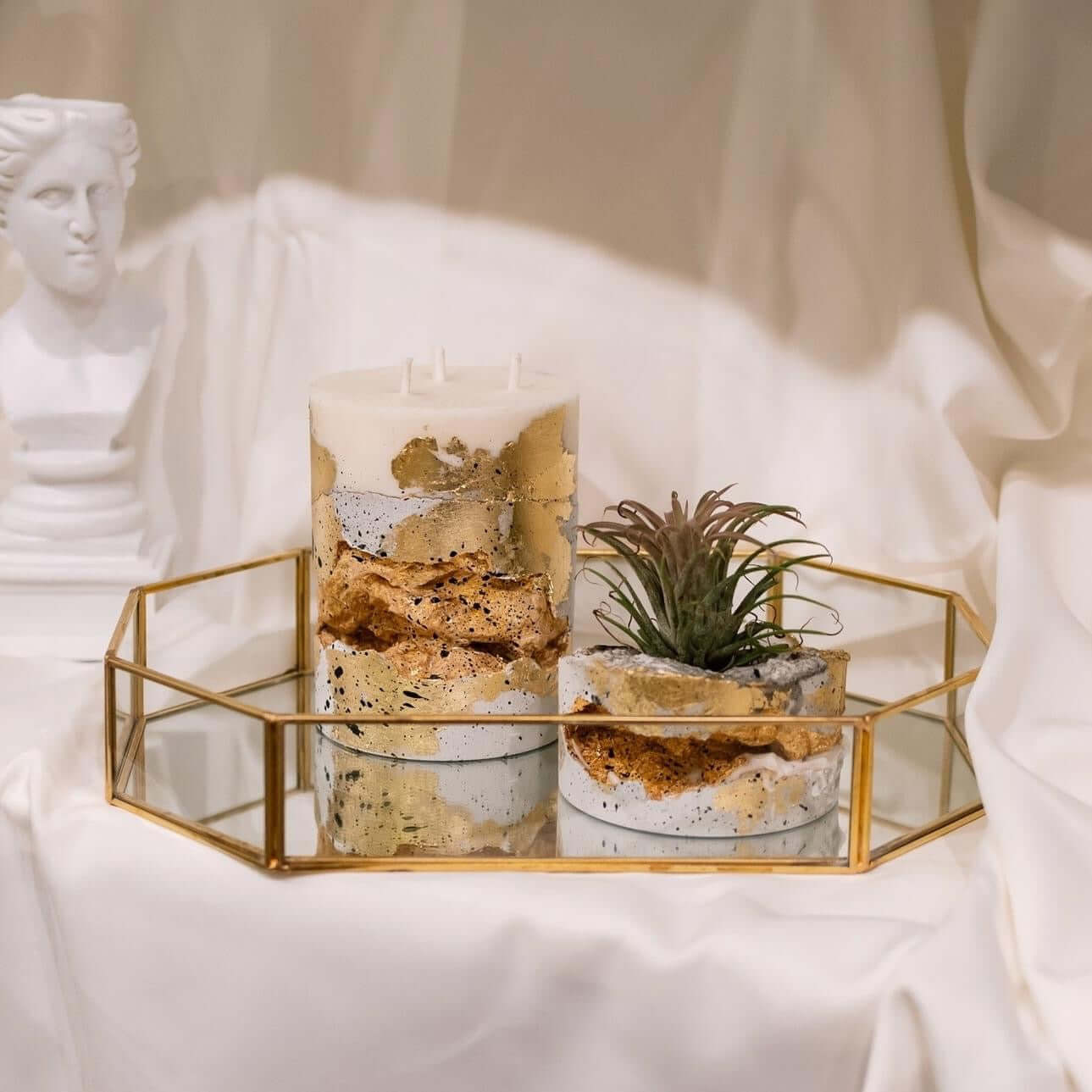 Hand made candle - 100% natural soy wax, concrete, fancy gold - Grand Duchess; Gift idea; Sustainable candle; prasminga kalėdų dovana; žvakė iš natūralaus sojų vaško; ką dovanoti mamai per Kalėdas; luxury candle
