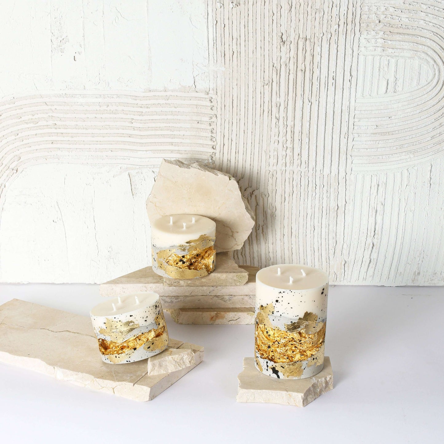 Hand made candle - 100% natural soy wax, concrete, fancy gold - Grand Duchess; Gift idea; Sustainable candle; prasminga kalėdų dovana; žvakė iš natūralaus sojų vaško; ką dovanoti mamai per Kalėdas; luxury candle