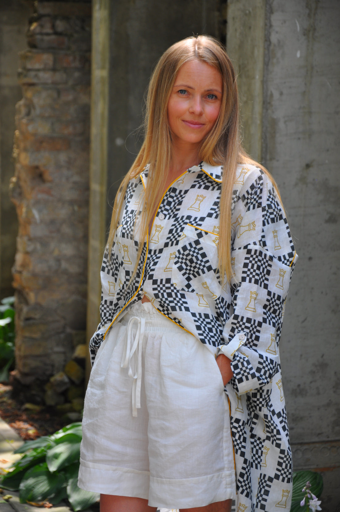 Women's linen shirt "Iconic" - Grand Duchess | Softened 100% linen | Sustainable fashion