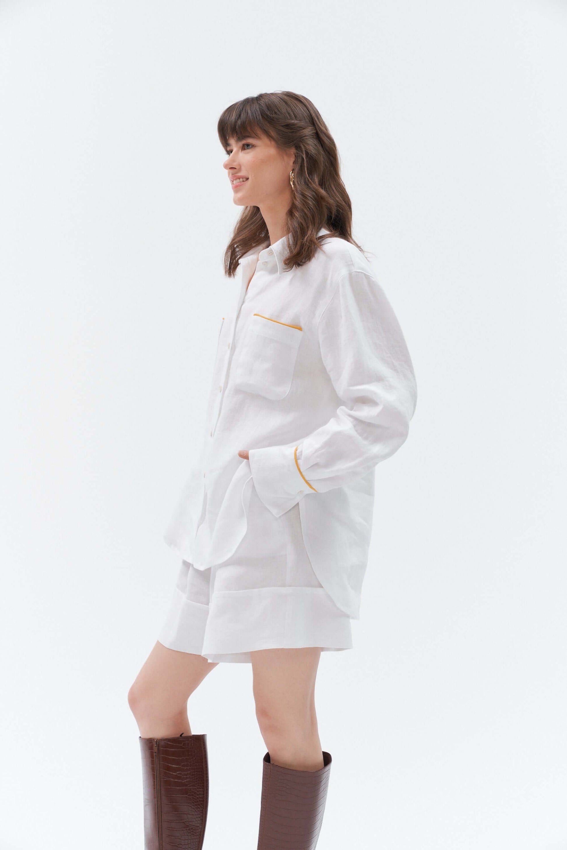 Grand Duchess linen shorts; white linen shorts with belt and pockets; elegant linen short for women; summer shorts; elegant shorts; Wide-leg linen shorts with belt; white 100% linen shorts Bonita
