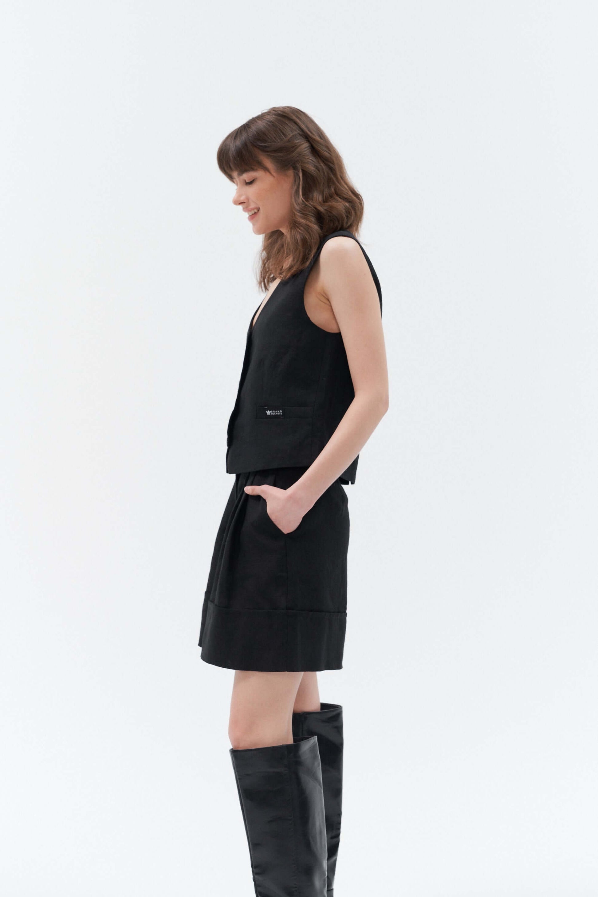 Grand Duchess linen waistcoat vesta black ; black linen vest for women; elegant black linen waistcoat for women; juoda lininė liemenė moteriška