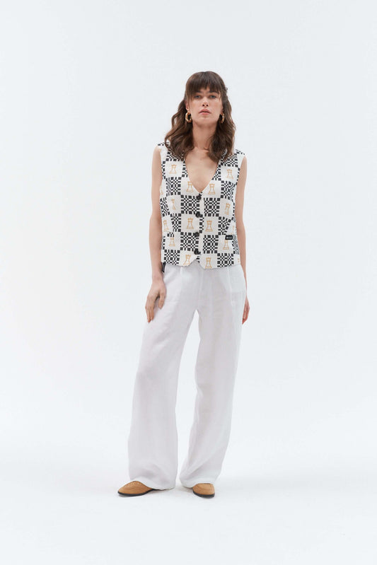 Grand Duchess linen waistcoat vesta black and white; iconic linen vest for women; elegant iconic linen waistcoat for women; fashionable linen waistcoat chess print; lininė liemenė moteriška
