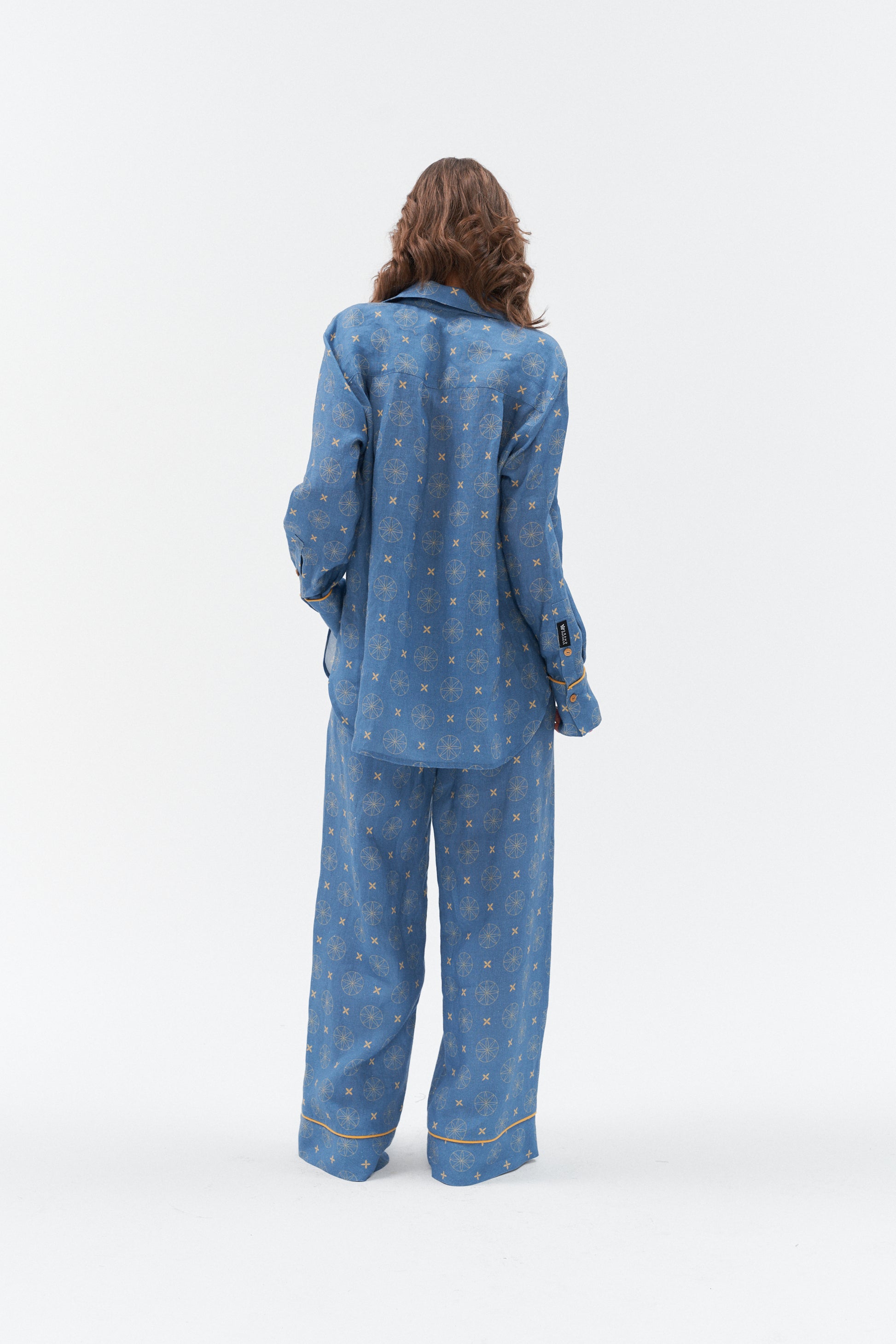 Grand Duchess blue linen shirt; oversize blue linen shirt; long sleeved linen shirt women's; stars print elegant linen shirt; rock star linen shirt with sustainable buttons; moteriški lininiai marškiniai; oversize moteriški lininiai marškiniai; mėlyni mot