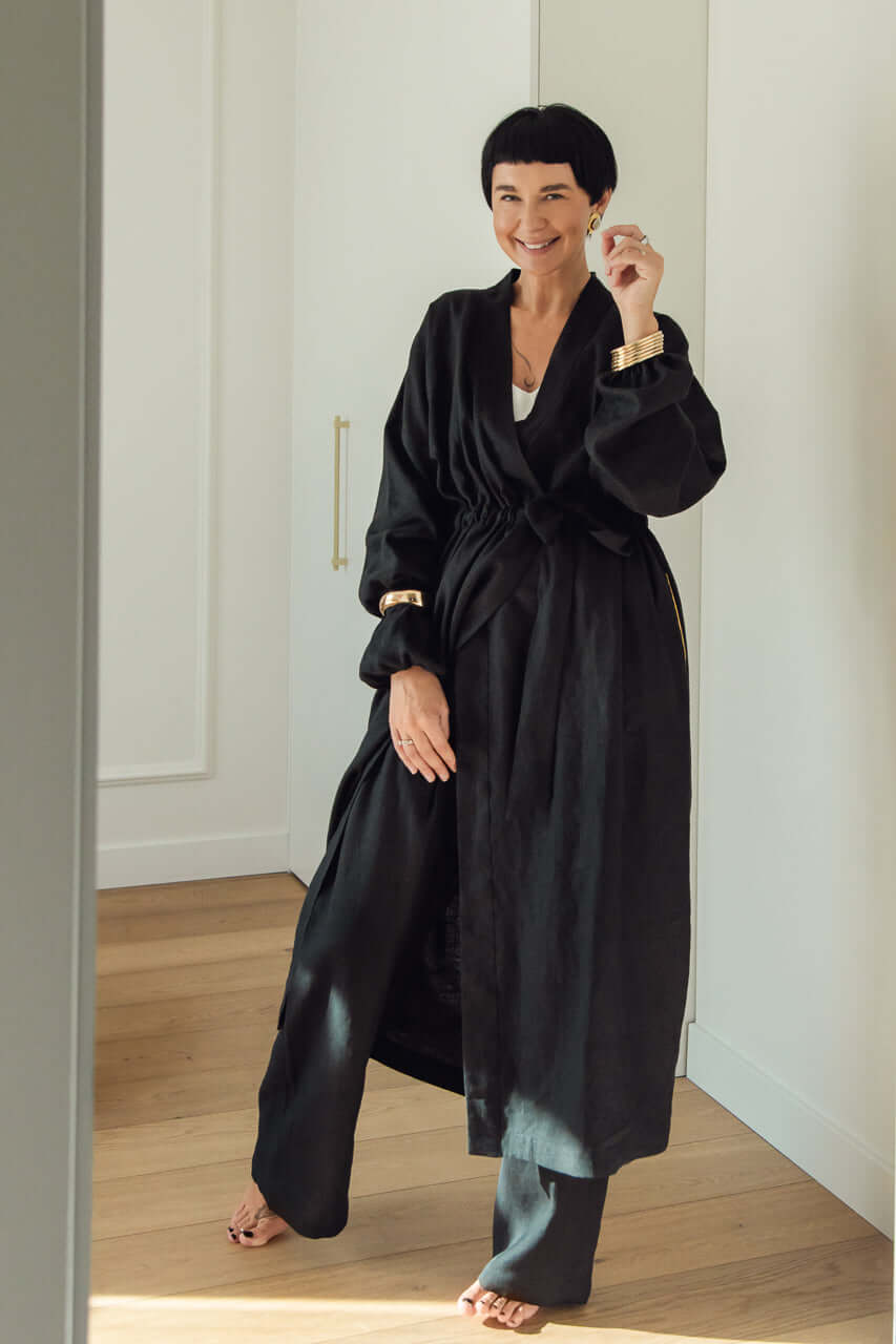 Black women's long linen robe Lumina.
