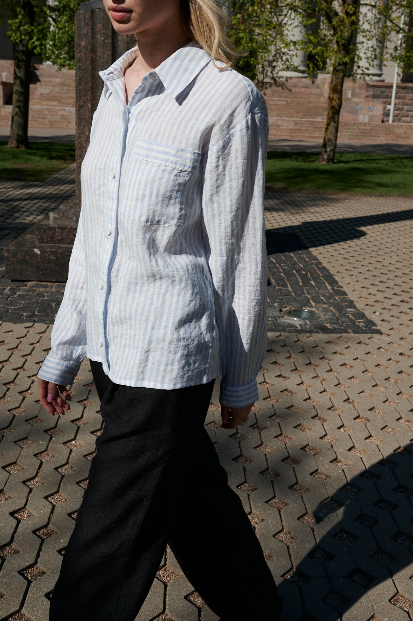 Women's short linen shirt Optimist