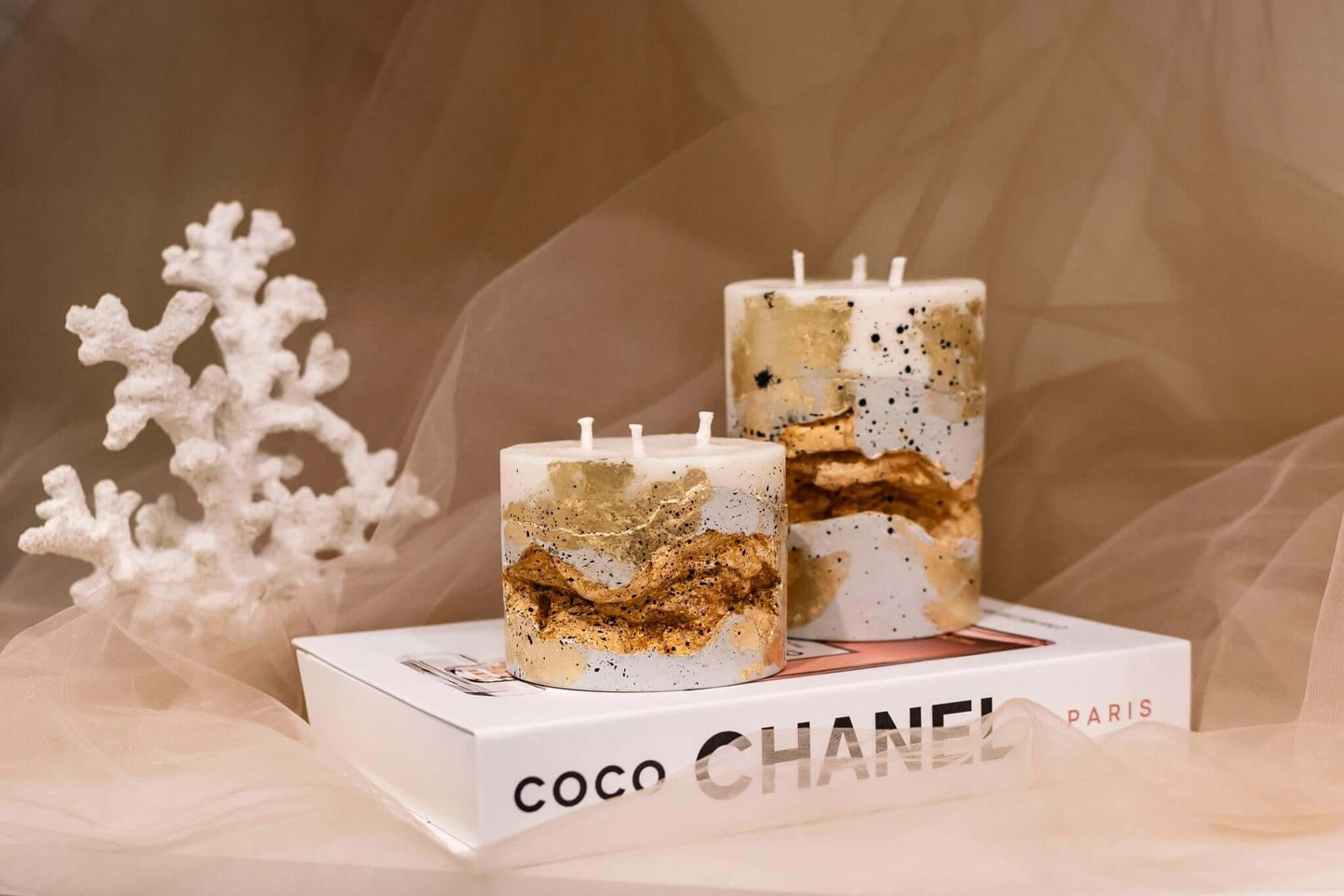 Hand made candle - 100% natural soy wax, concrete, fancy gold - Grand Duchess; Gift idea; Sustainable candle; prasminga kalėdų dovana; žvakė iš natūralaus sojų vaško; ką dovanoti mamai per Kalėdas; luxury candle
