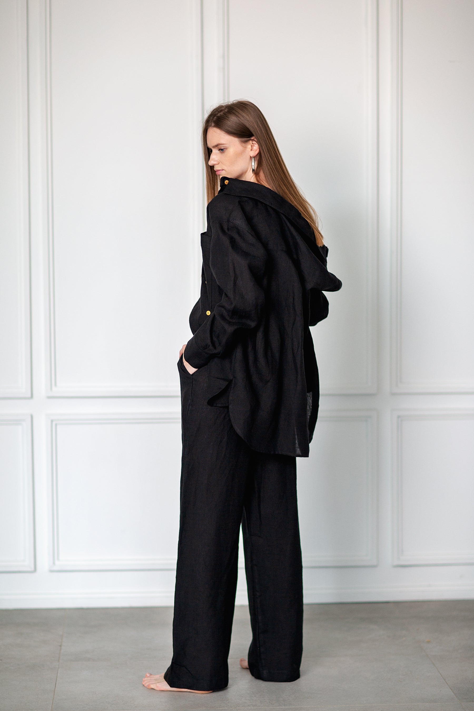 Women's black linen pants "Independence" - Grand Duchess | Softened 100% linen | Linen for leisure | Wide linen pants - city wear | Moteriškos plačios juodos lininės kelnės  "Independence" - Grand Duchess | 100% minkštintas linas | Lininiai rūbai laisvalaikiui | Plačios lininės kelnės - miesto apranga | Miesto ir gatvės stilius | Lininiai rūbai kiekvienai dienai | Stilingas lininis kostiumas | Aukščiausios kokybės lininiai rūbai