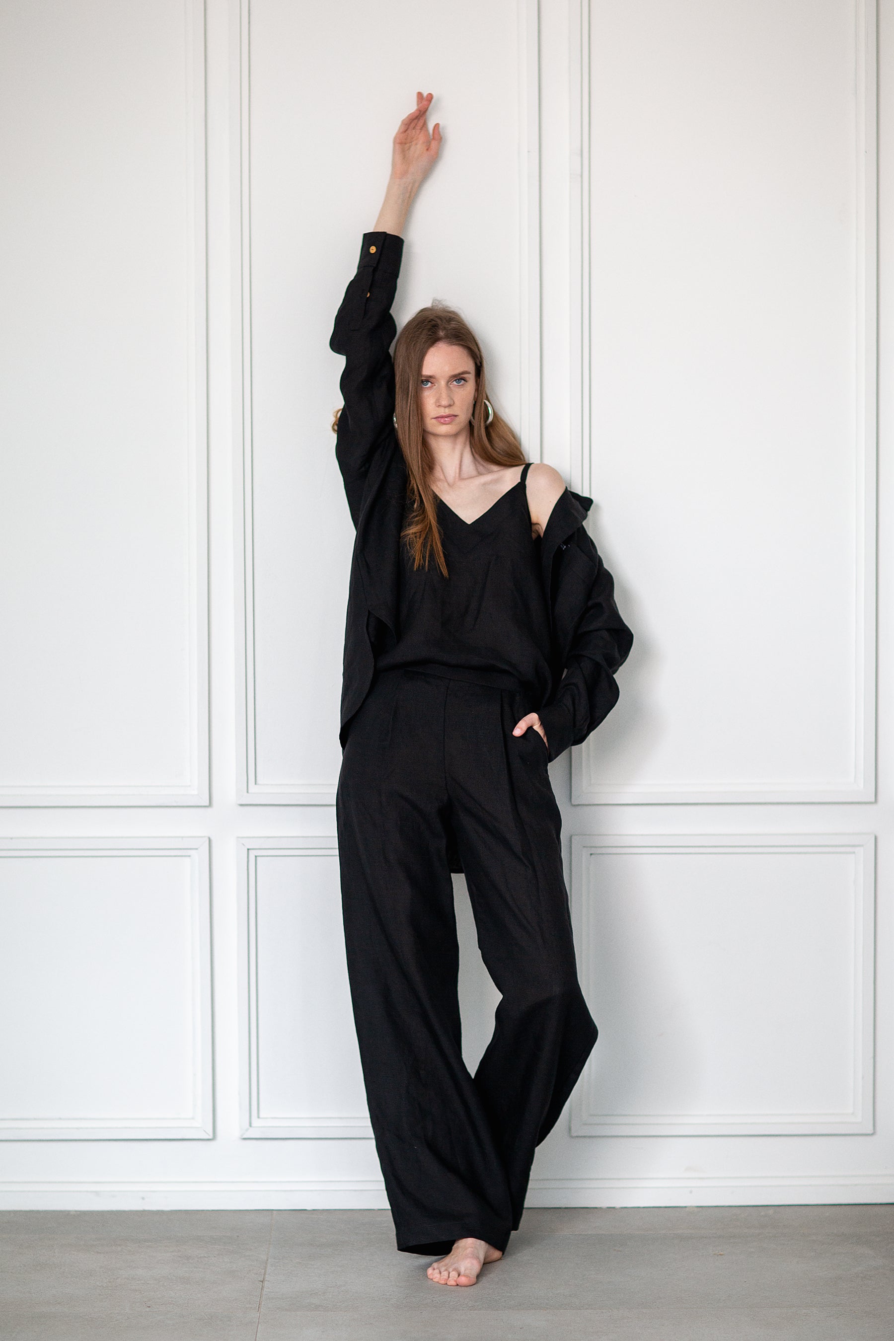 Women's black linen pants "Independence" - Grand Duchess | Softened 100% linen | Linen for leisure | Wide linen pants - city wear | Moteriškos plačios juodos lininės kelnės  "Independence" - Grand Duchess | 100% minkštintas linas | Lininiai rūbai laisvalaikiui | Plačios lininės kelnės - miesto apranga | Miesto ir gatvės stilius | Lininiai rūbai kiekvienai dienai | Stilingas lininis kostiumas | Aukščiausios kokybės lininiai rūbai