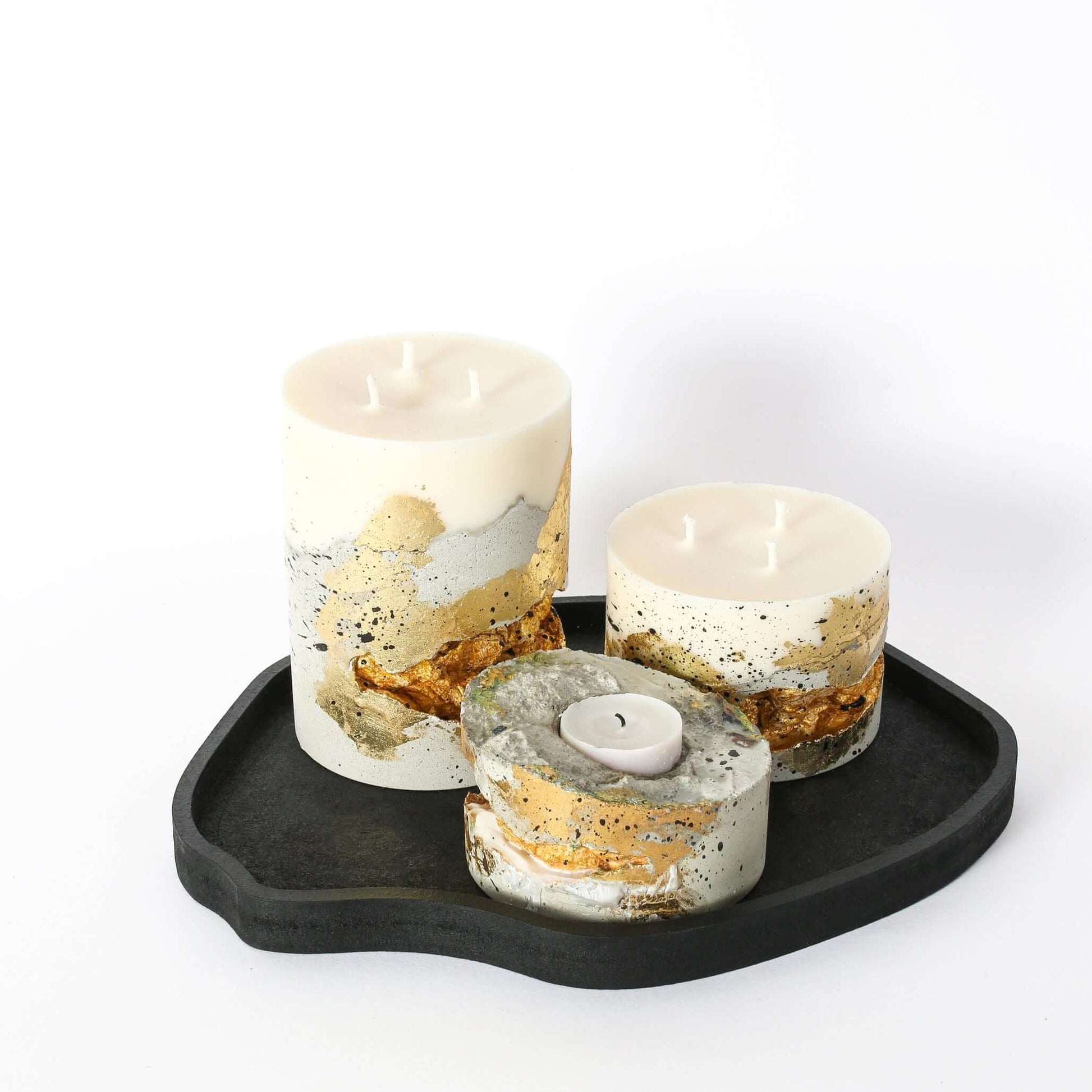 Hand made candle - 100% natural soy wax, concrete, fancy gold - Grand Duchess; Gift idea; Sustainable candle; prasminga kalėdų dovana; žvakė iš natūralaus sojų vaško; ką dovanoti mamai per Kalėdas; žvakidė arbatinei žvakutei; luxury candle